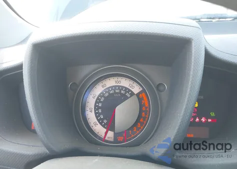 2014 Scion Xd из США, поврежденный, VIN JTKKUPB40E1041017